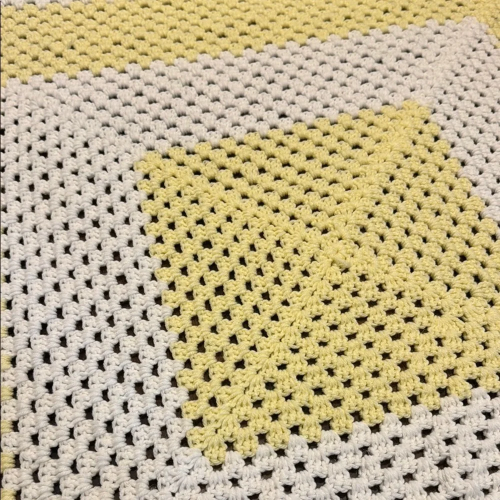 Soft Handmade Yellow and White Concentric Square Throw Blanket 46